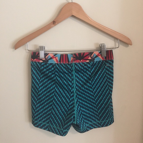 Nike Pro shorts - Picture 2 of 2